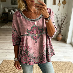 Stil Boho-Chic Parizian: Imprimeu digital vibrant și detalii rafinate din dantelă perforată pentru un look tineresc și plin de prospețime!