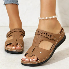 👡【Piele naturală integrală îmbunătățită】Papuci la modă cu platformă tip pană și inel decorativ