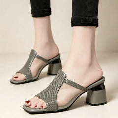 👡 papuci eleganți cu toc înalt, textură crocodil și inserții din plasă fină