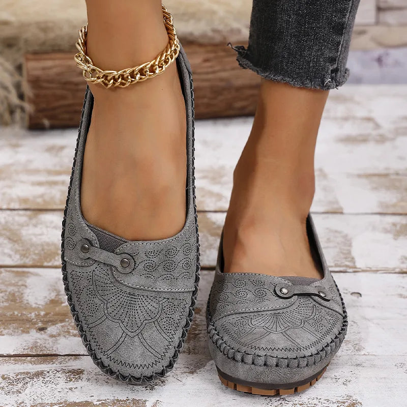 Zero presiune, zero bătături! Mocasinii din piele ultra-moale care se mulează perfect pe orice picior lat (Mărimi 35-43).