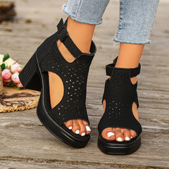 sandale romane cu toc înalt, stil fashion, decupaje elegante