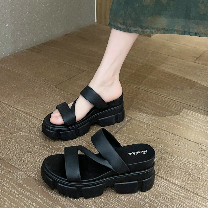 Sandale premium din piele naturală, cu barete încrucișate și talpă groasă