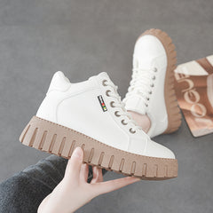 50% έκπτωση [Μεγέθη 35-40] Γυναικεία casual παπούτσια με πλατφόρμα, άνετα και δεν θα κουράσουν τα πόδια σας.