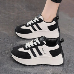👟 Pantofi casual moderni cu talpă groasă și design în culori contrastante｜efect de înălțare și subțiere + respirabili și confortabili