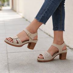 👡【Înălțare de 6 CM】Sandale Fashion cu Toc Înalt și Model Perforat Floral